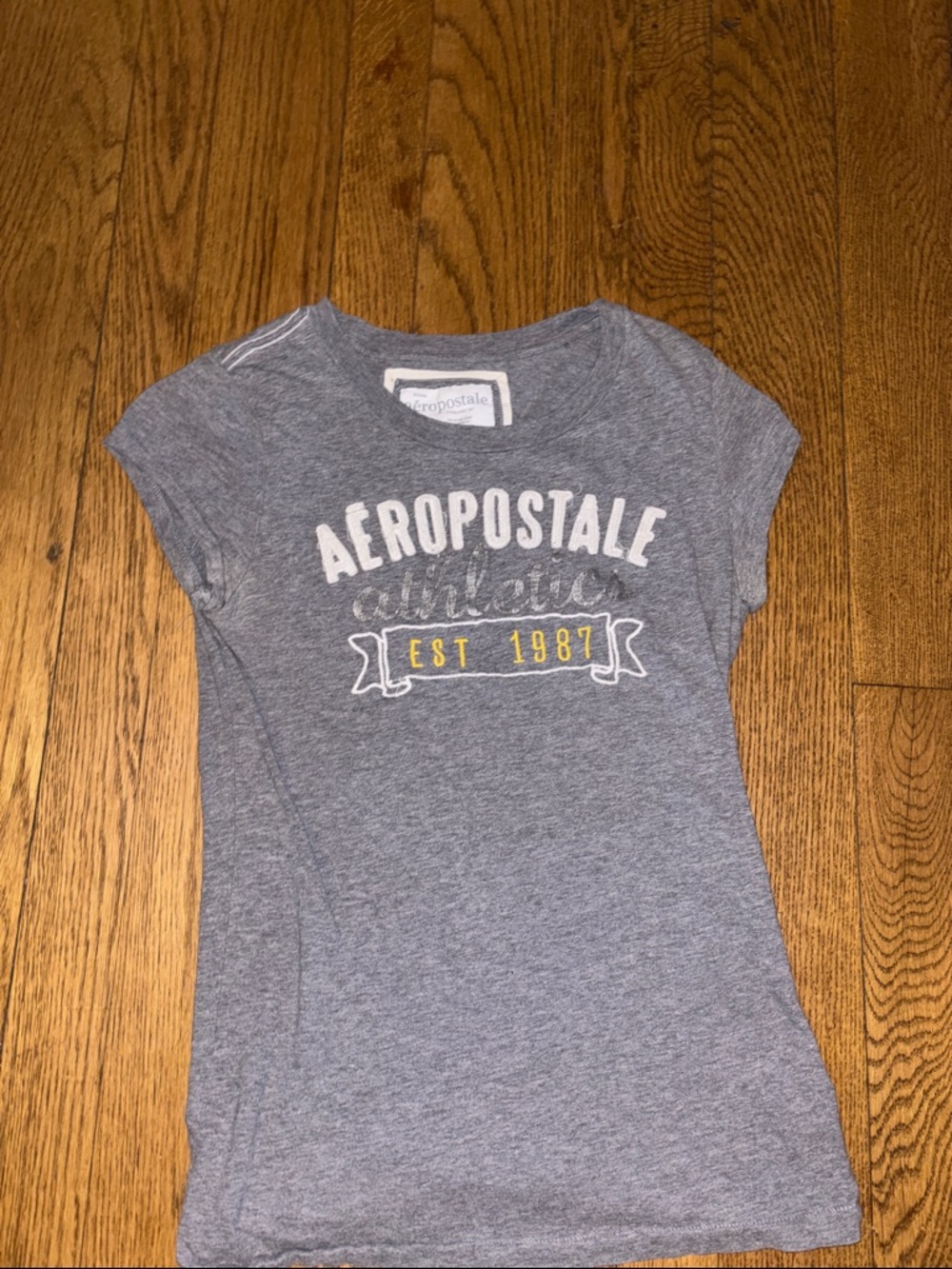 Aeropostale Heather Gray Short Sleeve Graphic Tee with Yellow Accent